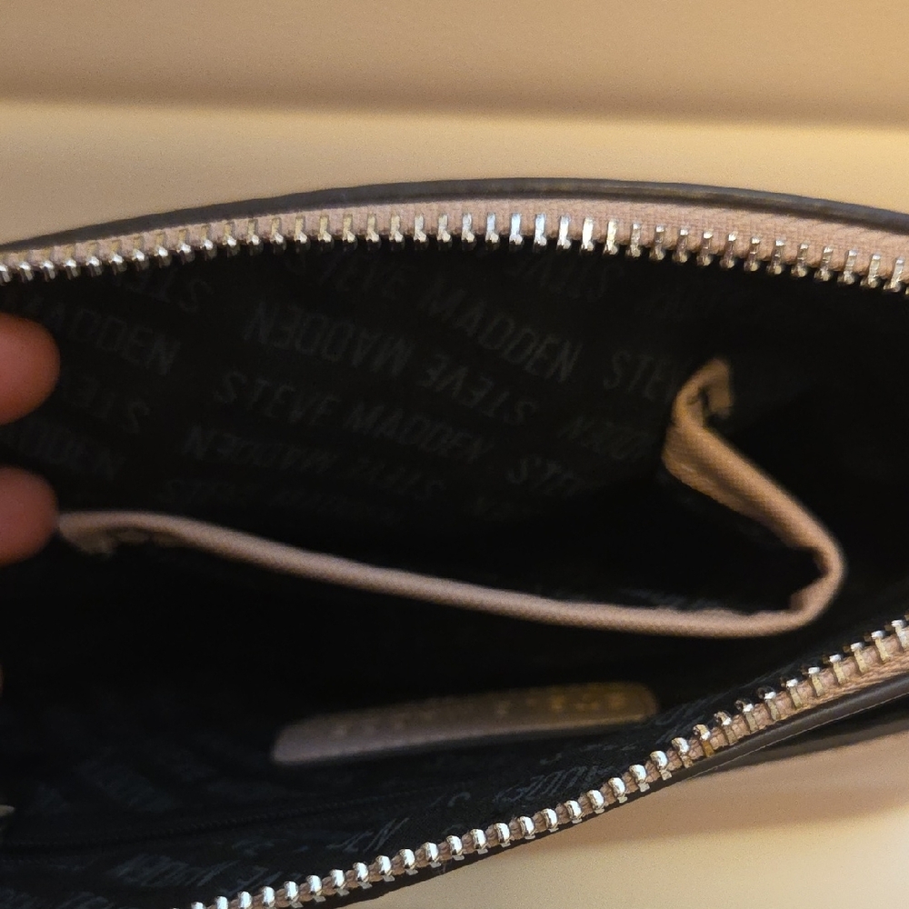 Steve Madden Pink Dome Crossbody Bag with Adjustable Strap - Picture 4 of 4